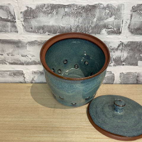 Garlic Keeper - Sparrow Pottery